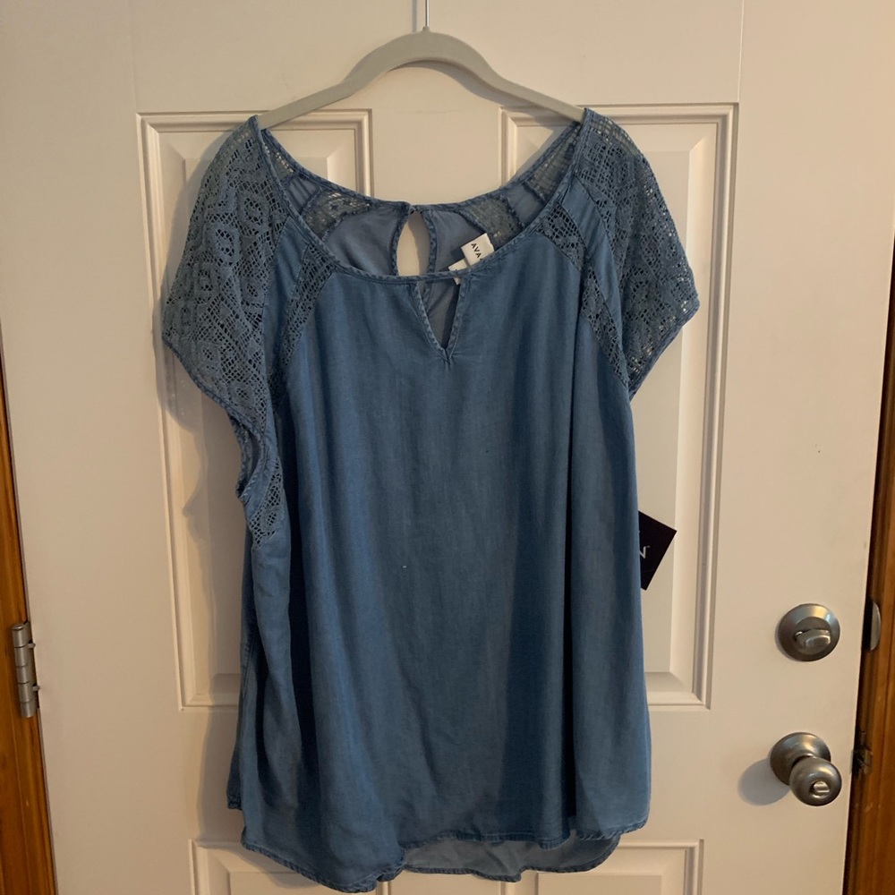 Ava & Viv Chambray top